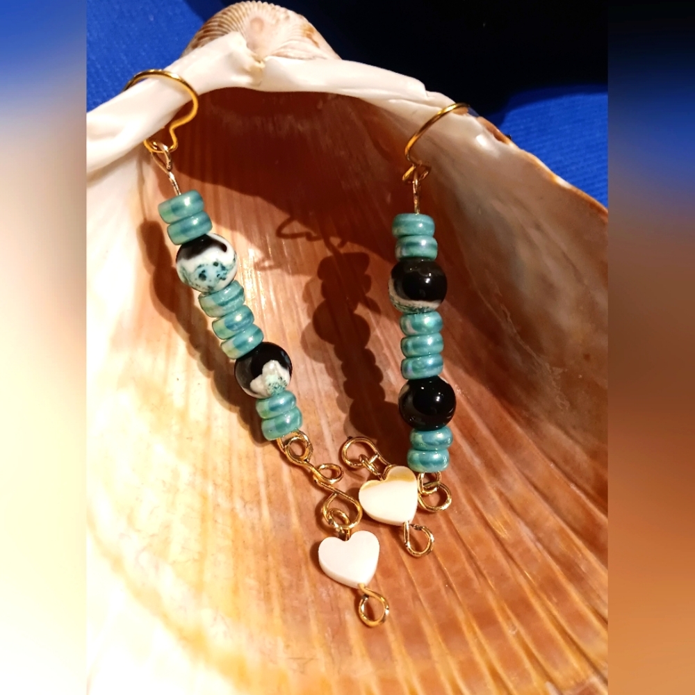 Earrings Golden Wire Beads Black Teal Hearts